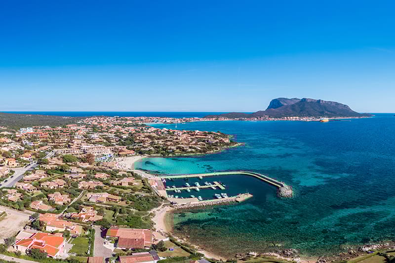 Vista panoramica del porto di Golfo Aranci