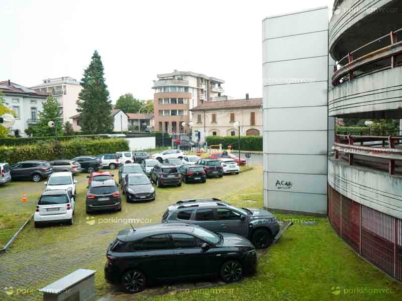 Le Torri Parking - Aeroporto Malpensa Posti auto scoperti su prato Le Torri Parking - Aeroporto Malpensa