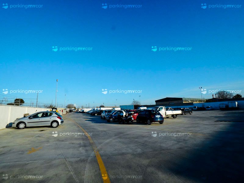 Park And House - Porto Bari Posti auto all'aperto Park And House - Porto Bari