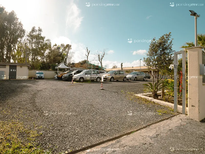 Airport Parking - Aeroporto Roma Fiumicino Posti auto scoperti Airport Parking - Aeroporto Roma Fiumicino
