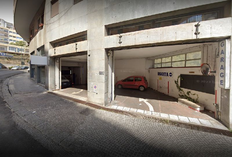 Garage Car Service Srl - Napoli centro città Ingresso Garage Car Service Srl - Napoli centro città