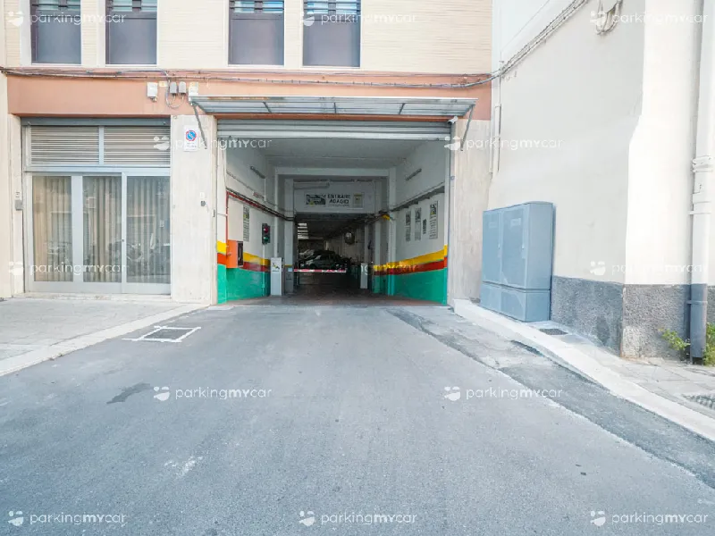 Garage Casale - Bari Ingresso Garage Casale - Bari