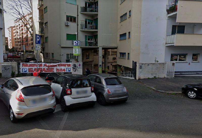 Garage Concordia - Roma centro città Ingresso Garage Concordia - Roma centro città