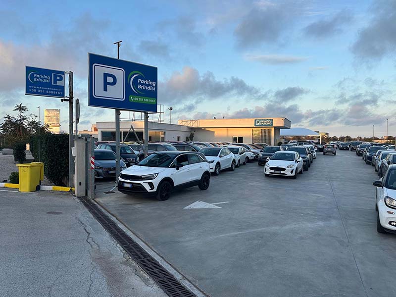 Parking Brindisi - Stazione Brindisi Ingresso Parking Brindisi - Stazione Brindisi
