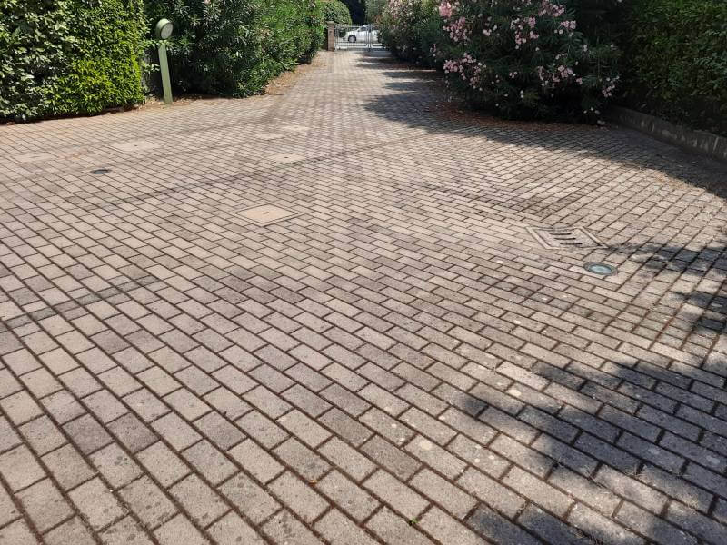 Easy Parking - Aeroporto Forl Viale di ingresso Easy Parking - Aeroporto Forl