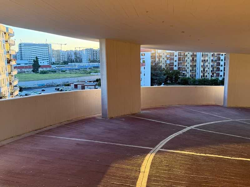 Autosilo Gold Parking - Stazione Bari centrale Rampa Autosilo Gold Parking - Stazione Bari centrale