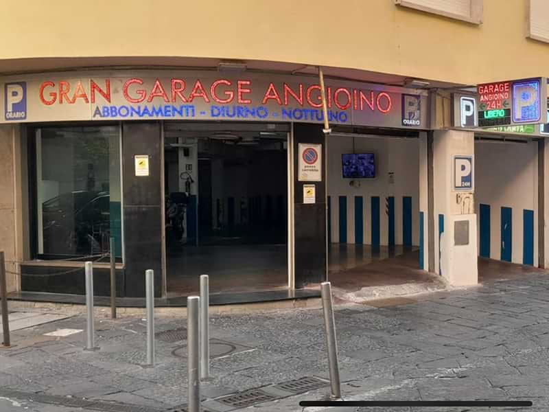 Gran Garage Angioino 2 - Napoli Municipio Entrance Gran Garage Angioino 2 - Napoli Municipio